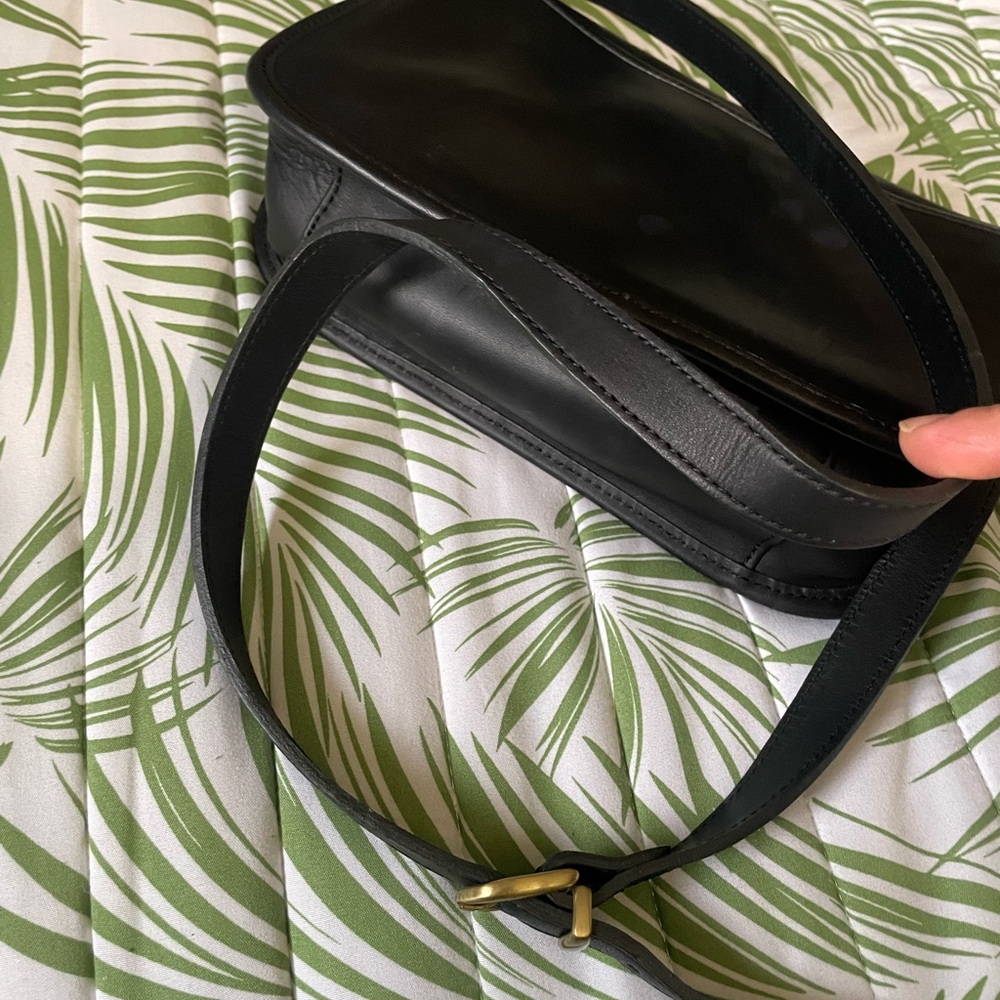Coach Black Leather Shoulder Bag with Gold Hardware - Picture 6 of 9